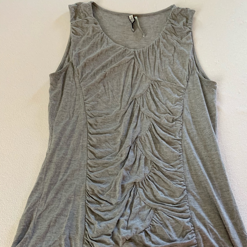 Gray knit sleeveless top